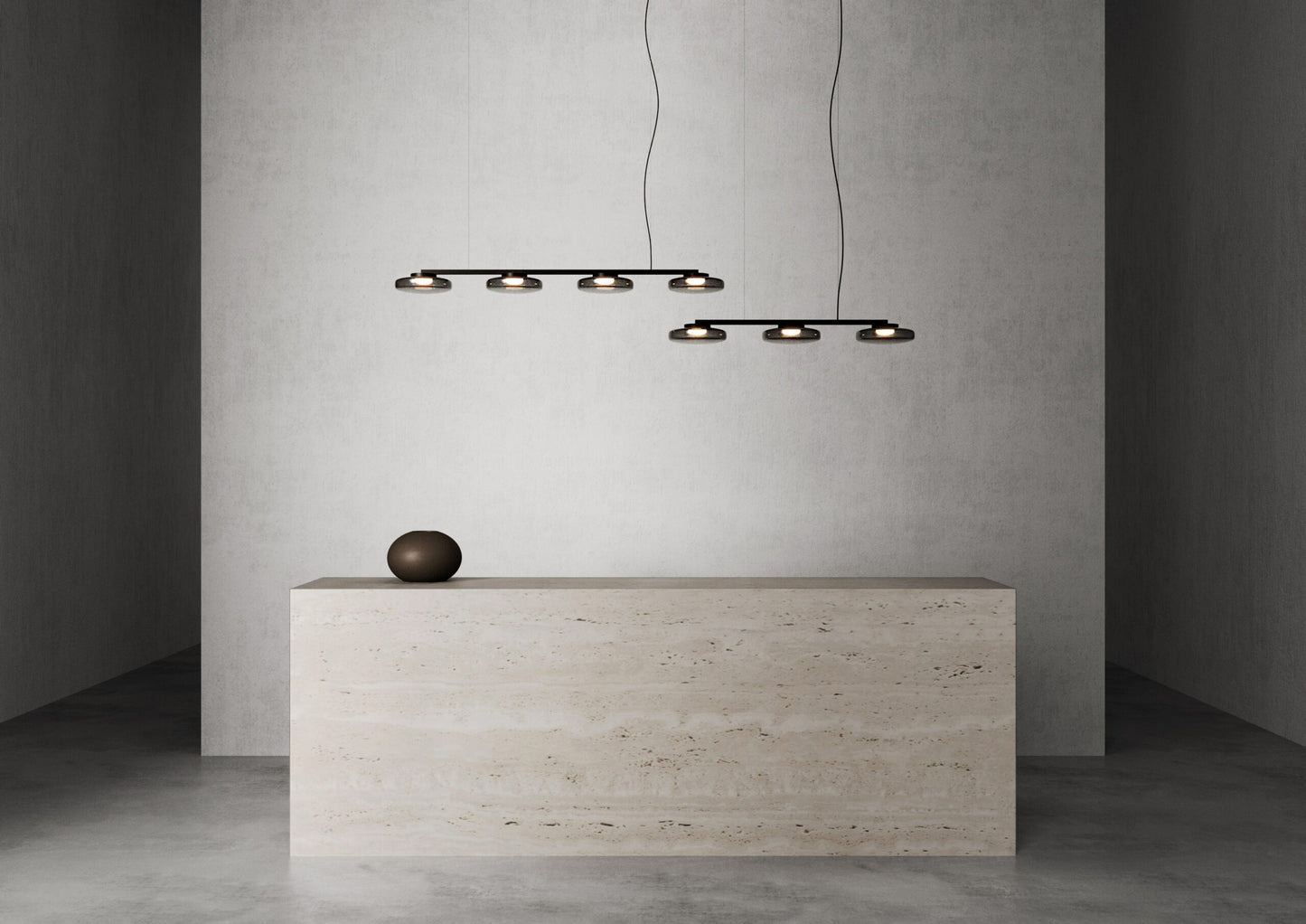 Lounge Three-light linear chandelier