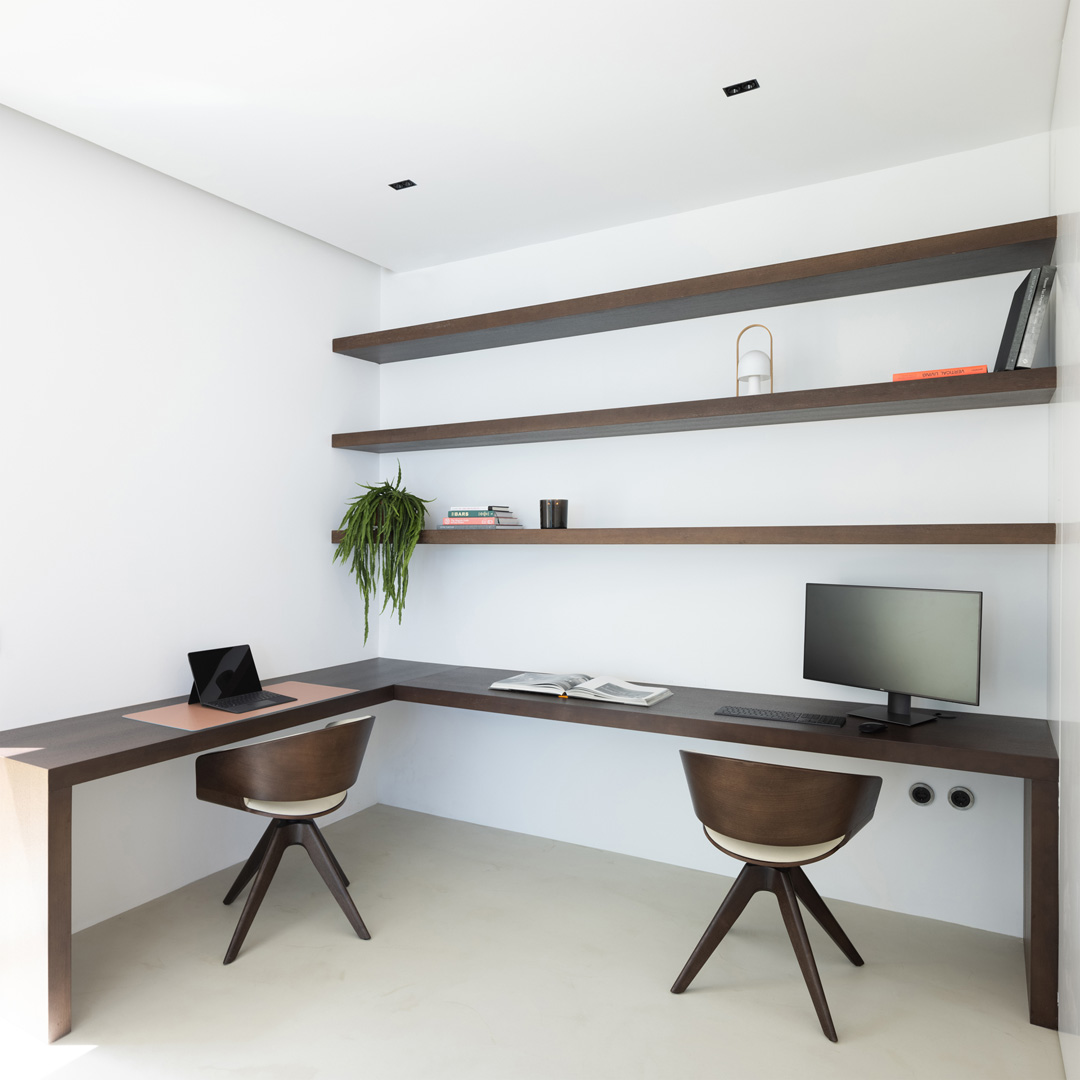 Black Foster Asymmetric - Trimless 10