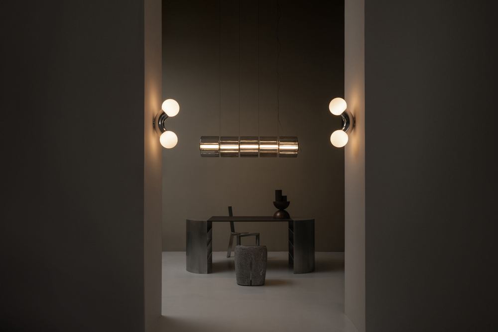 Column 300 Horizontal - Carbon