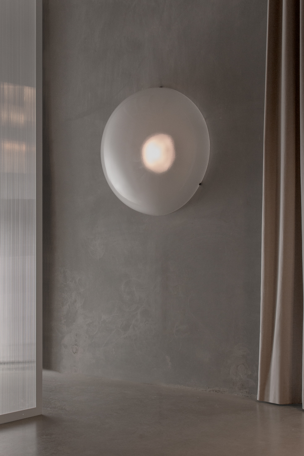 Iris Ceiling/Wall - 60