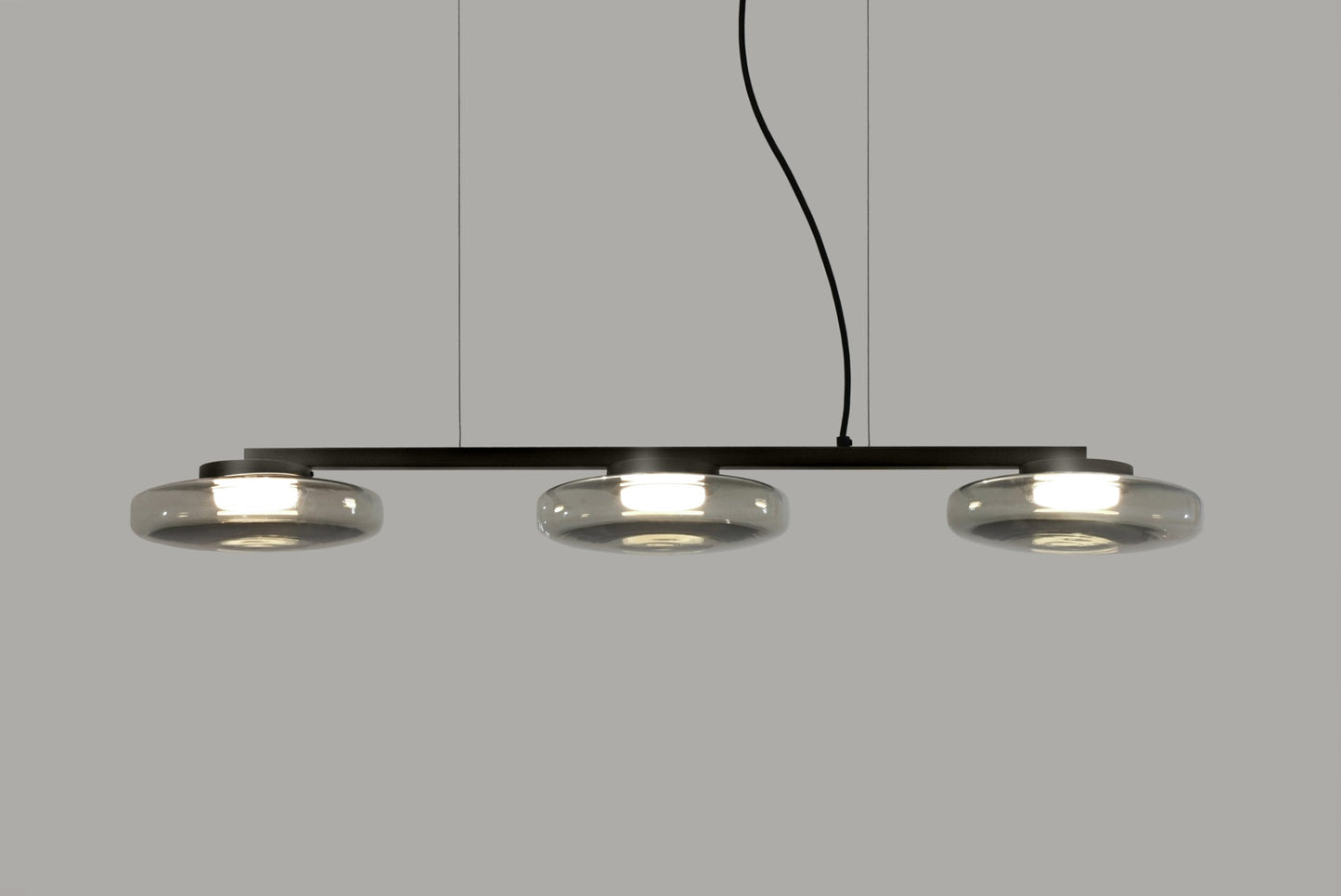 Lounge Three-light linear chandelier