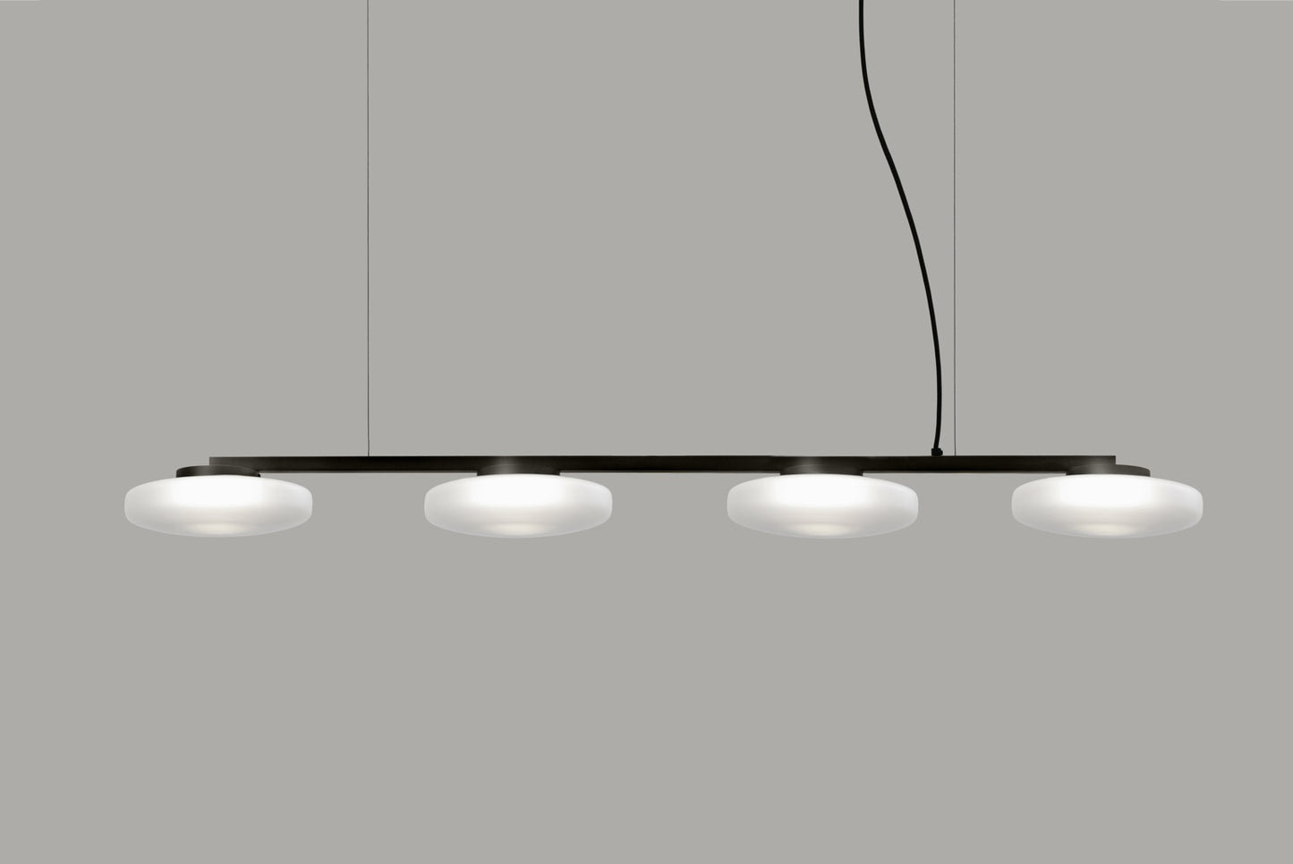 Lounge Four-light linear chandelier