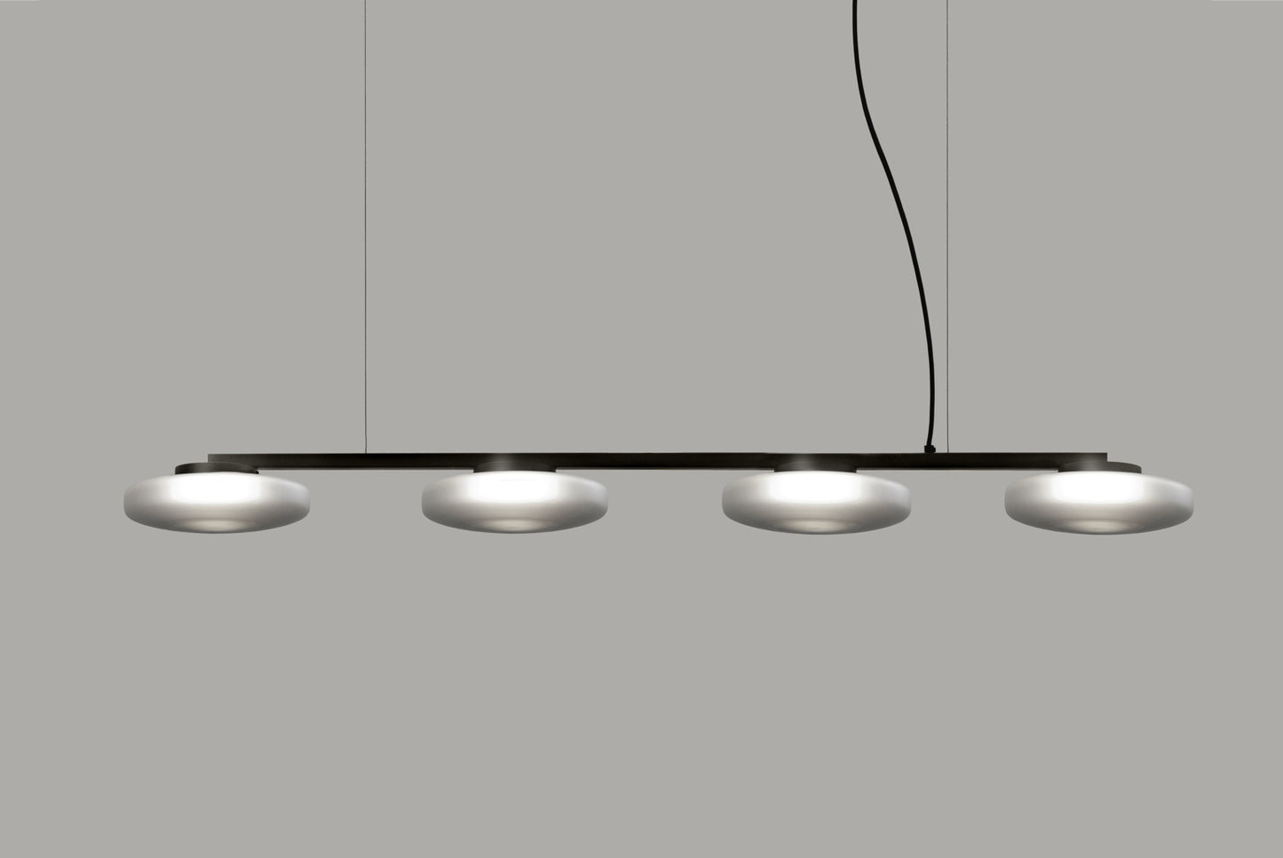 Lounge Four-light linear chandelier