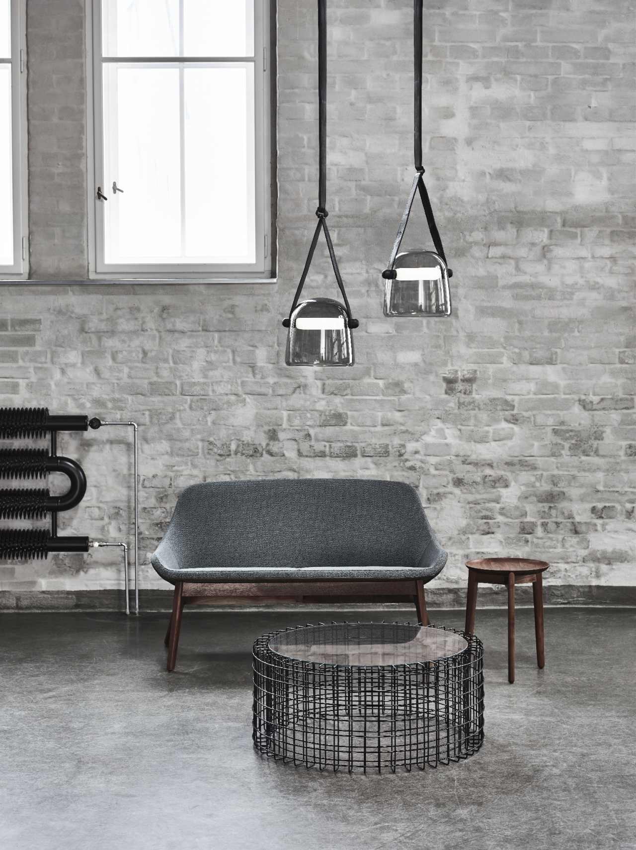 Mona Pendant - Medium In Smoke Brown