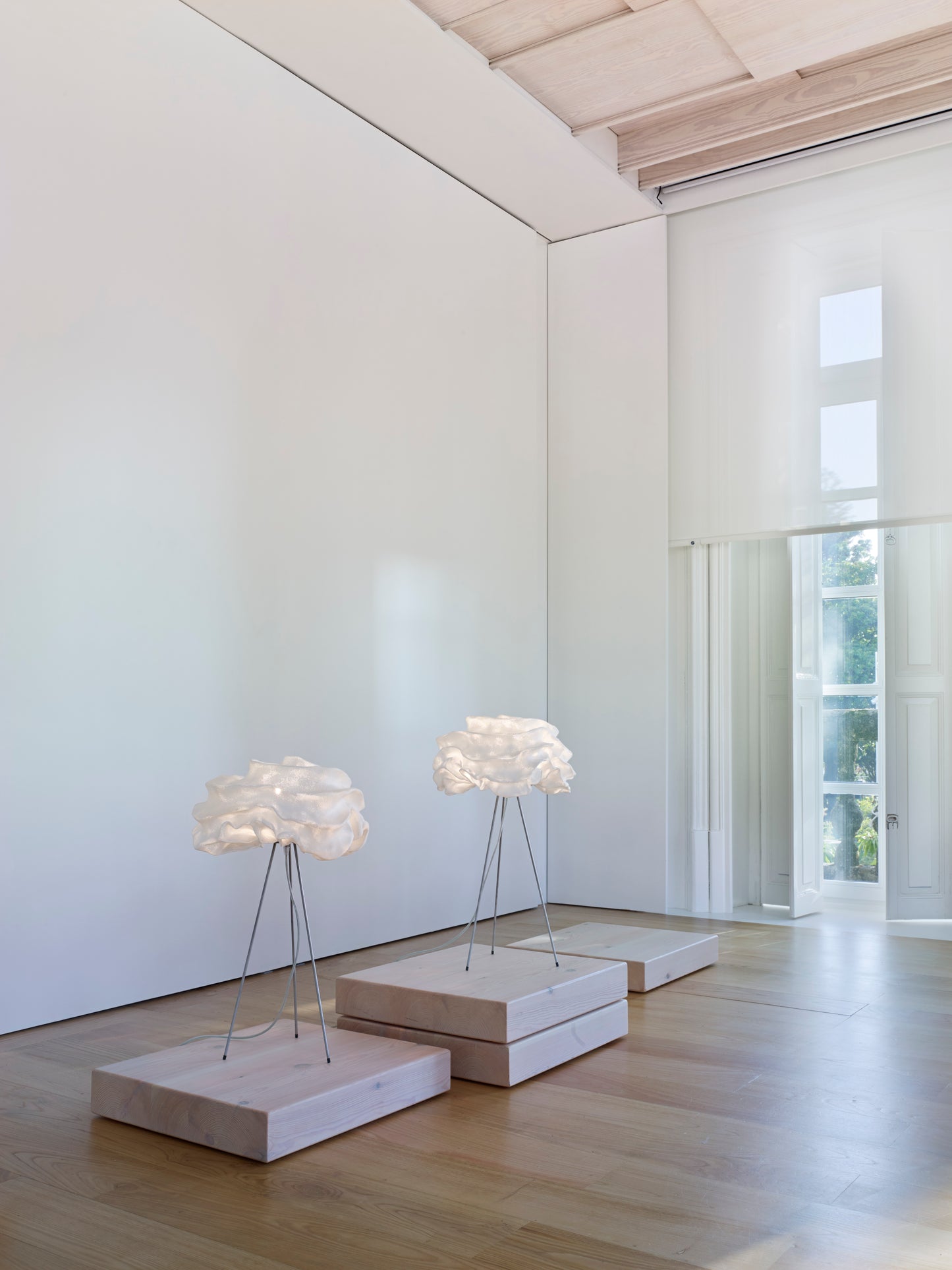 Nevo Floor Medium