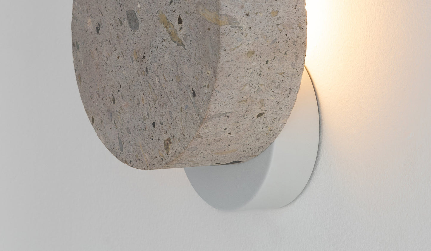 Ambra Wall Round