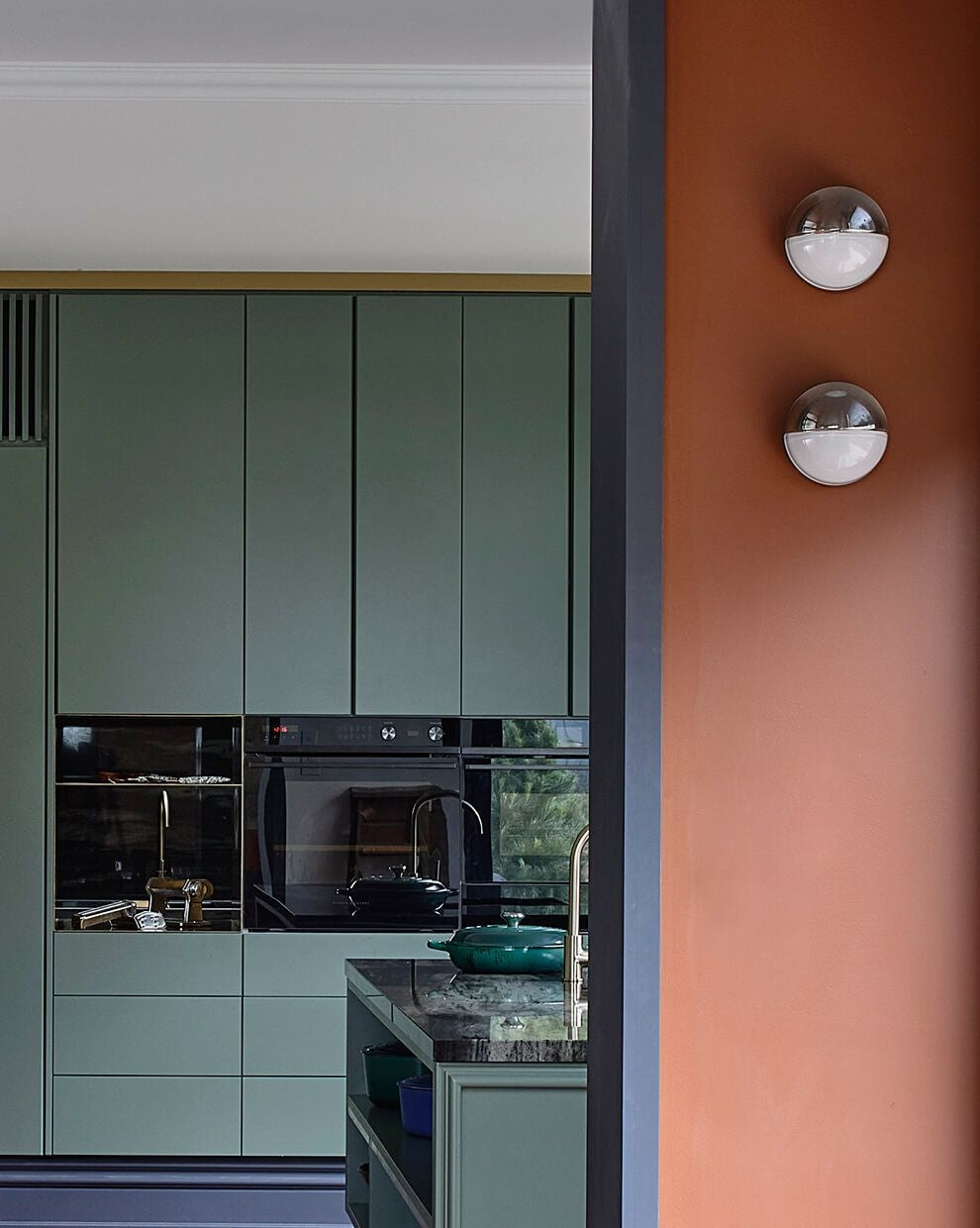 Phase Sconce