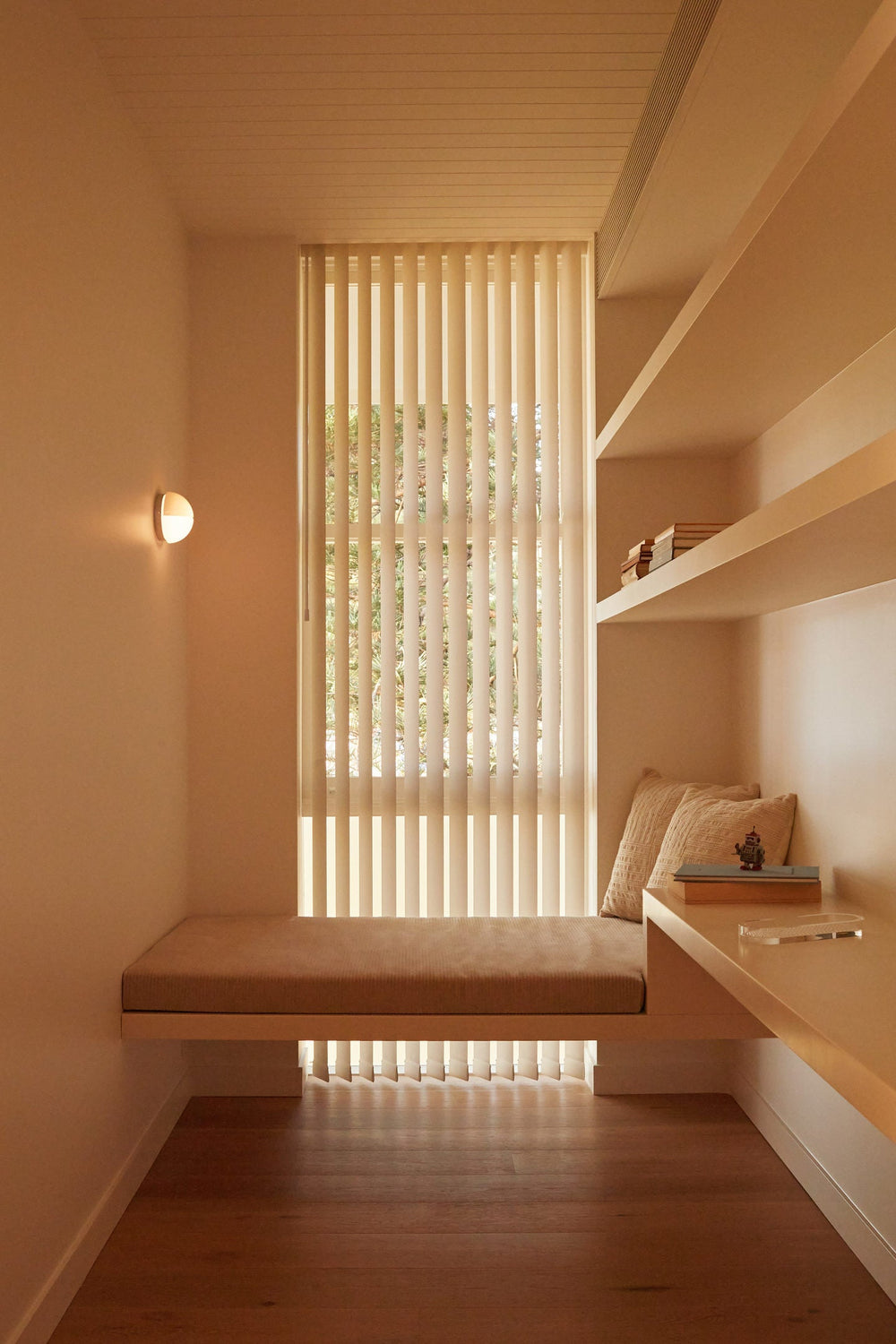 Phase Sconce