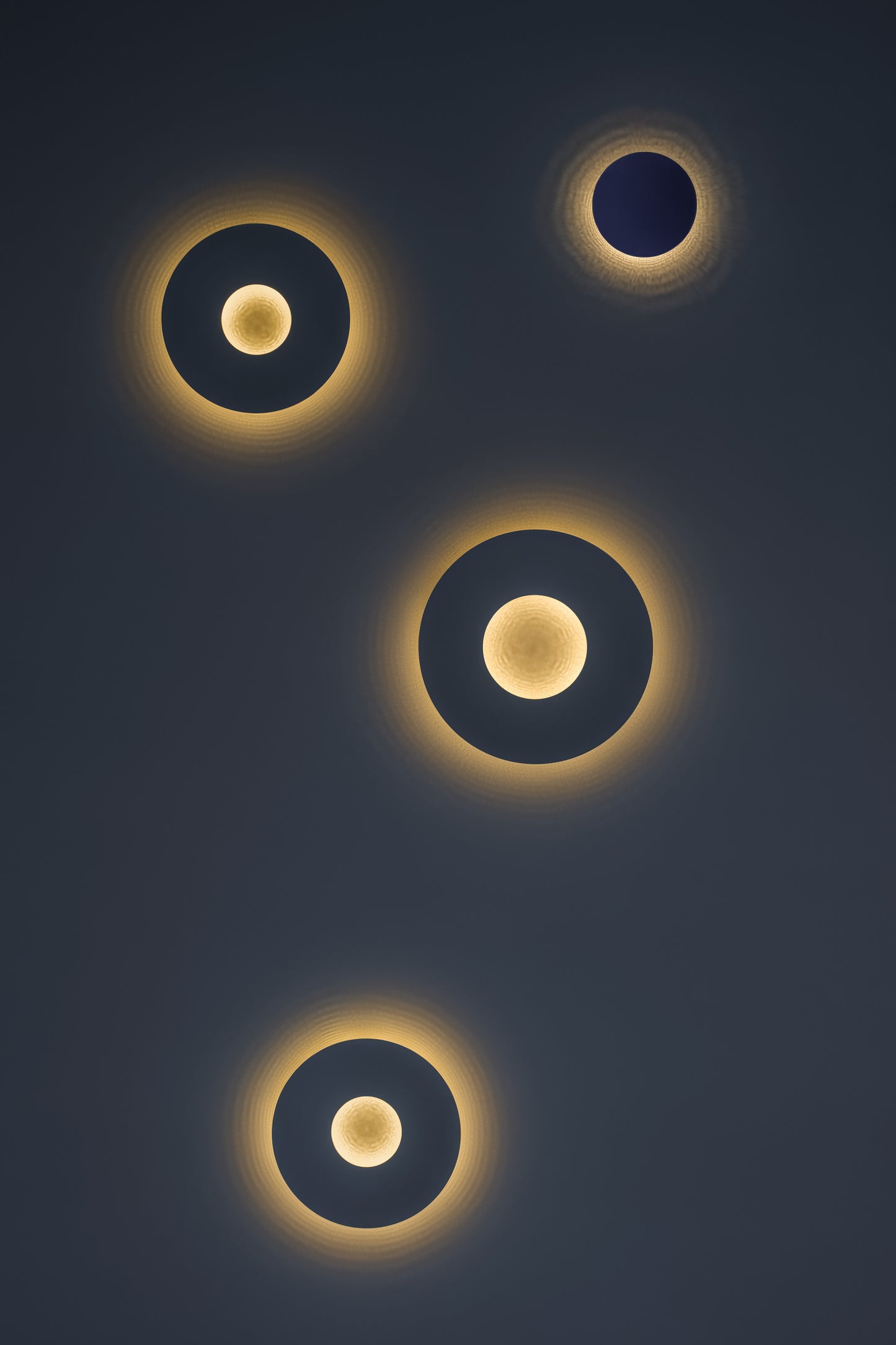 Umbra Round