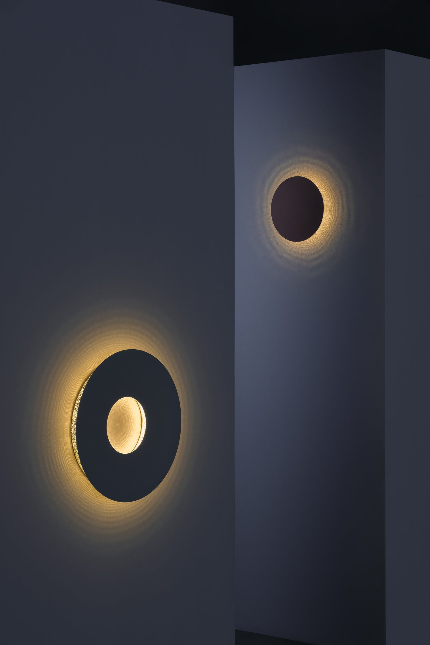 Umbra Round